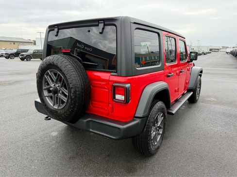 Used 2025 Jeep Wrangler Sport S image 9