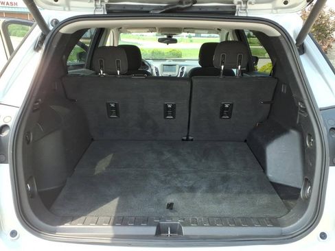 Used 2018 Chevrolet Equinox LT FWD image 20