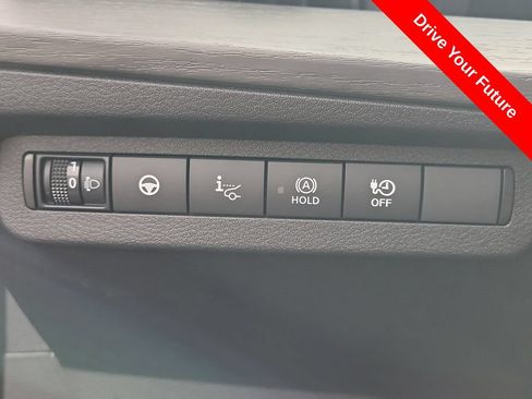Used 2023 Nissan Ariya FWD image 17