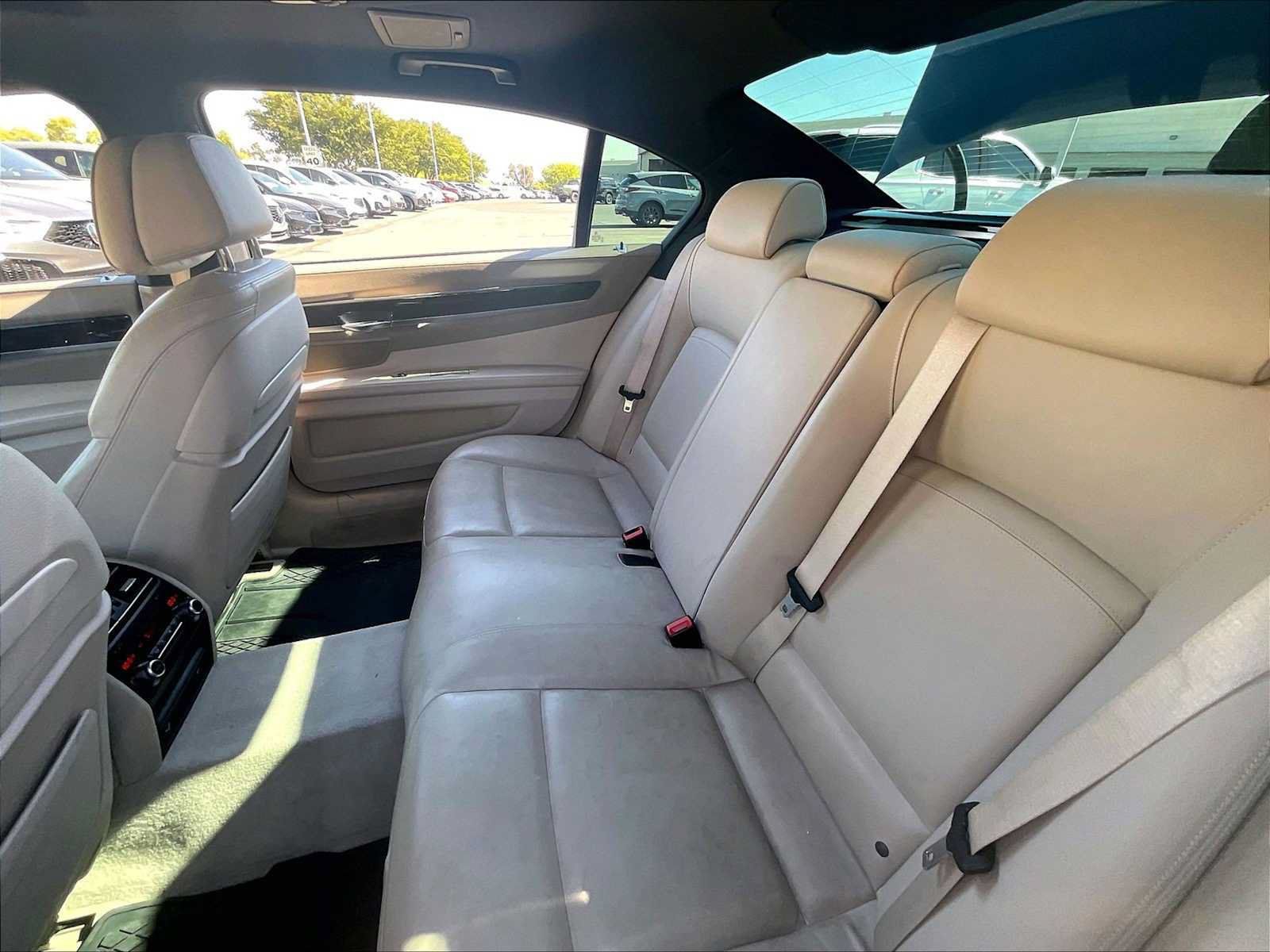 Used 2014 BMW 750Li RWD image 27