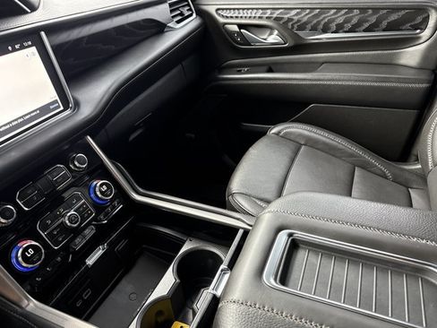 Used 2024 GMC Yukon Denali AWD/4WD image 28