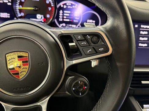 Certified 2023 Porsche Cayenne Platinum Edition image 21