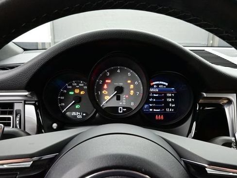 Certified 2022 Porsche Macan S AWD/4WD image 9