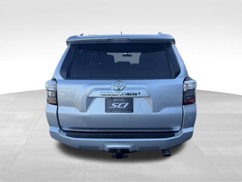 Used 2016 Toyota 4Runner SR5 RWD image 5