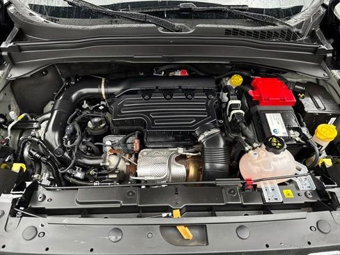 Used 2023 Jeep Renegade Latitude image 28