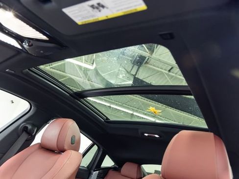 Used 2022 BMW X6 xDrive40i w/ M Sport Package image 13