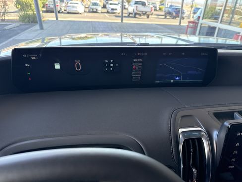 Certified 2025 Ford Expedition Max Platinum image 28