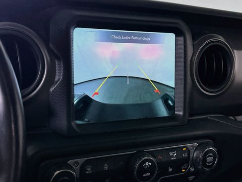 Used 2023 Jeep Gladiator Sport AWD/4WD image 14