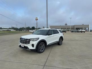 New 2025 Ford Explorer Active w/ Active Comfort Package image 1