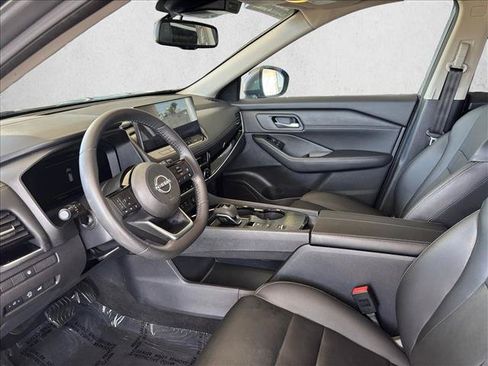 Used 2024 Nissan Rogue SL w/ SL Premium Package FWD image 8