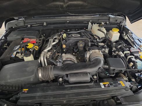 Used 2023 Jeep Gladiator Mojave AWD/4WD image 17