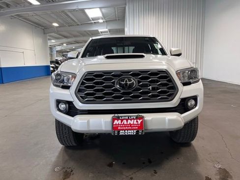 Used 2022 Toyota Tacoma TRD Sport w/ Black Out Package (TMS) image 8