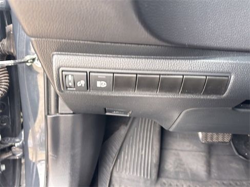 Used 2024 Toyota Corolla SE w/ SE Premium Package image 22