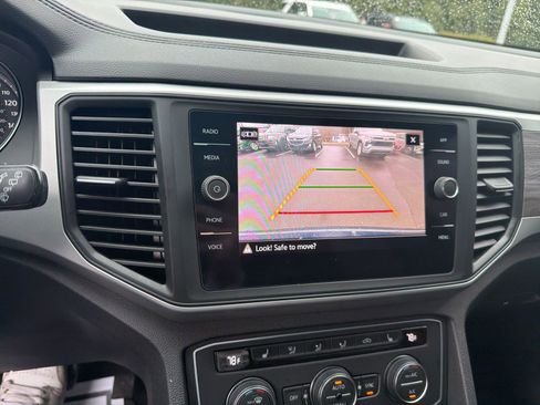 Used 2021 Volkswagen Atlas Cross Sport SE w/ Panoramic Sunroof Package image 20