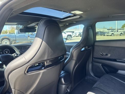 Used 2025 Hyundai Elantra N image 9