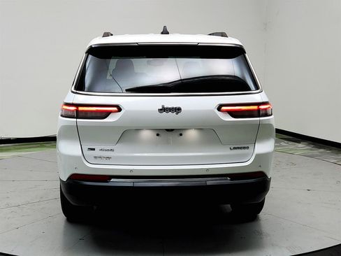 Used 2021 Jeep Grand Cherokee L Laredo w/ Luxury Tech Group I AWD/4WD image 6