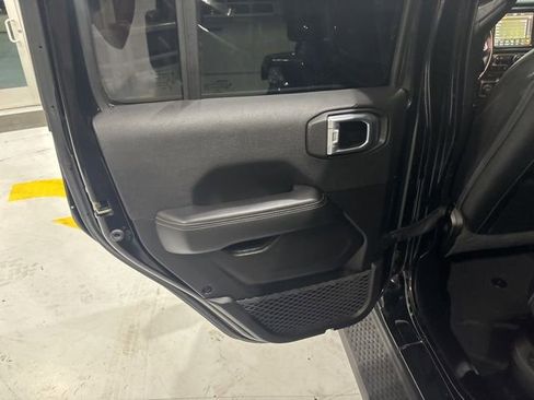 Used 2021 Jeep Wrangler Unlimited Sahara AWD/4WD image 31