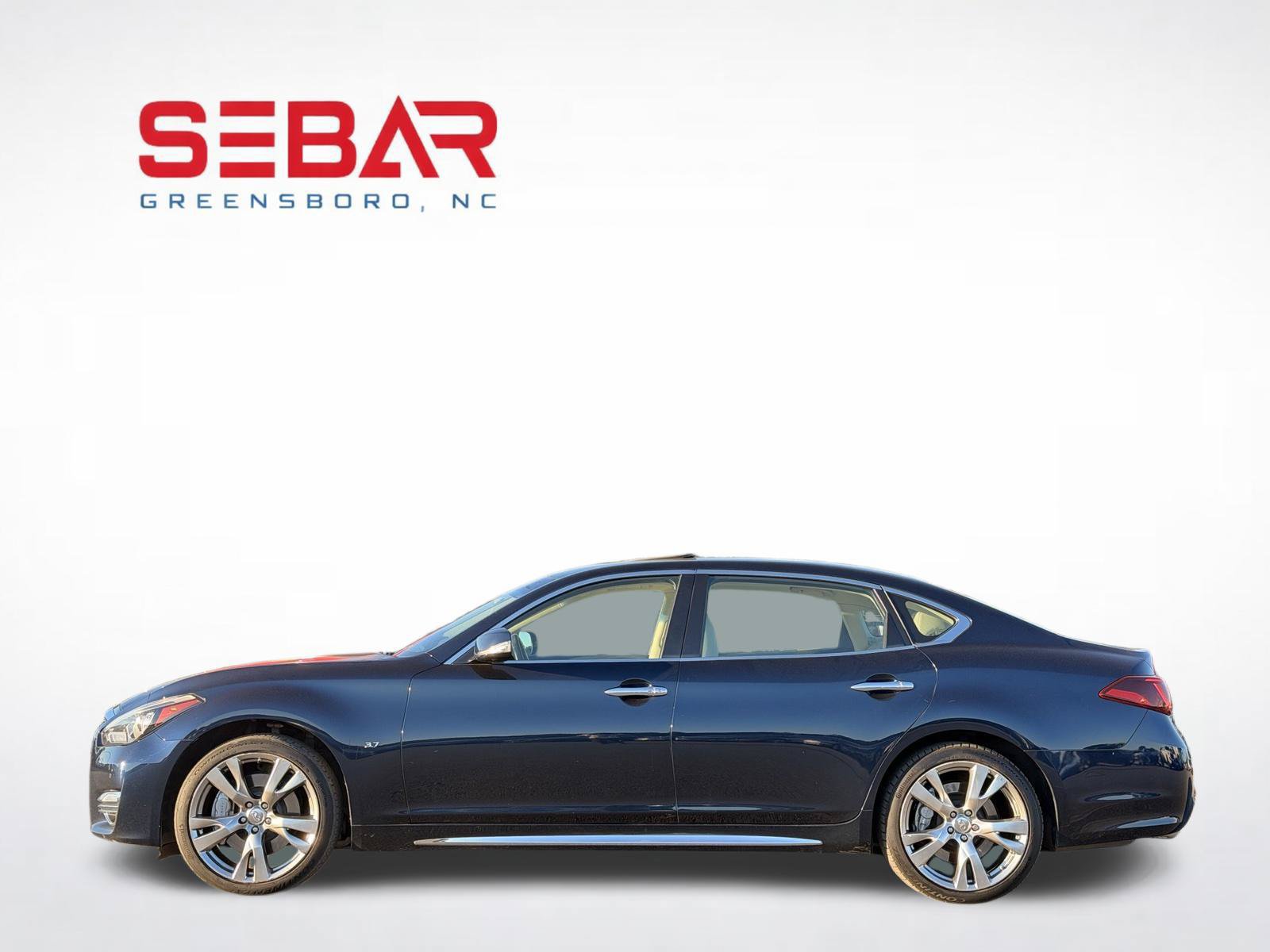 Used 2015 INFINITI Q70 L 3.7 w/ Deluxe Touring Package RWD image 12