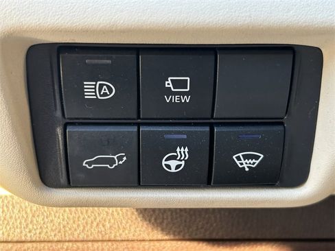 Certified 2022 Toyota Highlander Platinum image 28