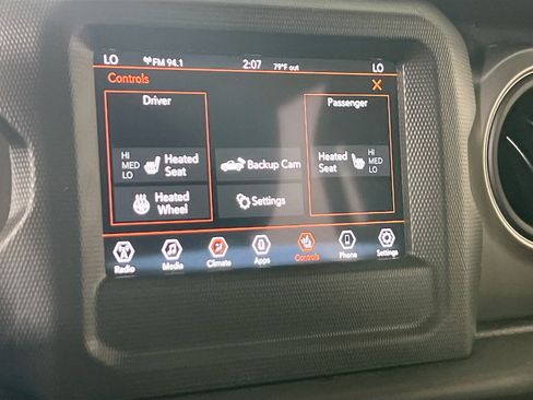 Used 2022 Jeep Gladiator Willys image 18