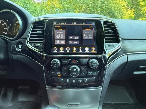 Used 2020 Jeep Grand Cherokee Limited AWD/4WD image 23