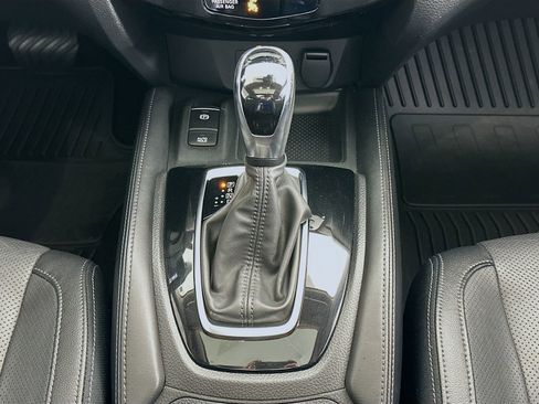 Used 2019 Nissan Rogue SL AWD/4WD image 17