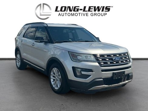 Used 2016 Ford Explorer XLT w/ Equipment Group 202A FWD image 10