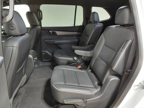 Used 2025 Buick Enclave Preferred image 41