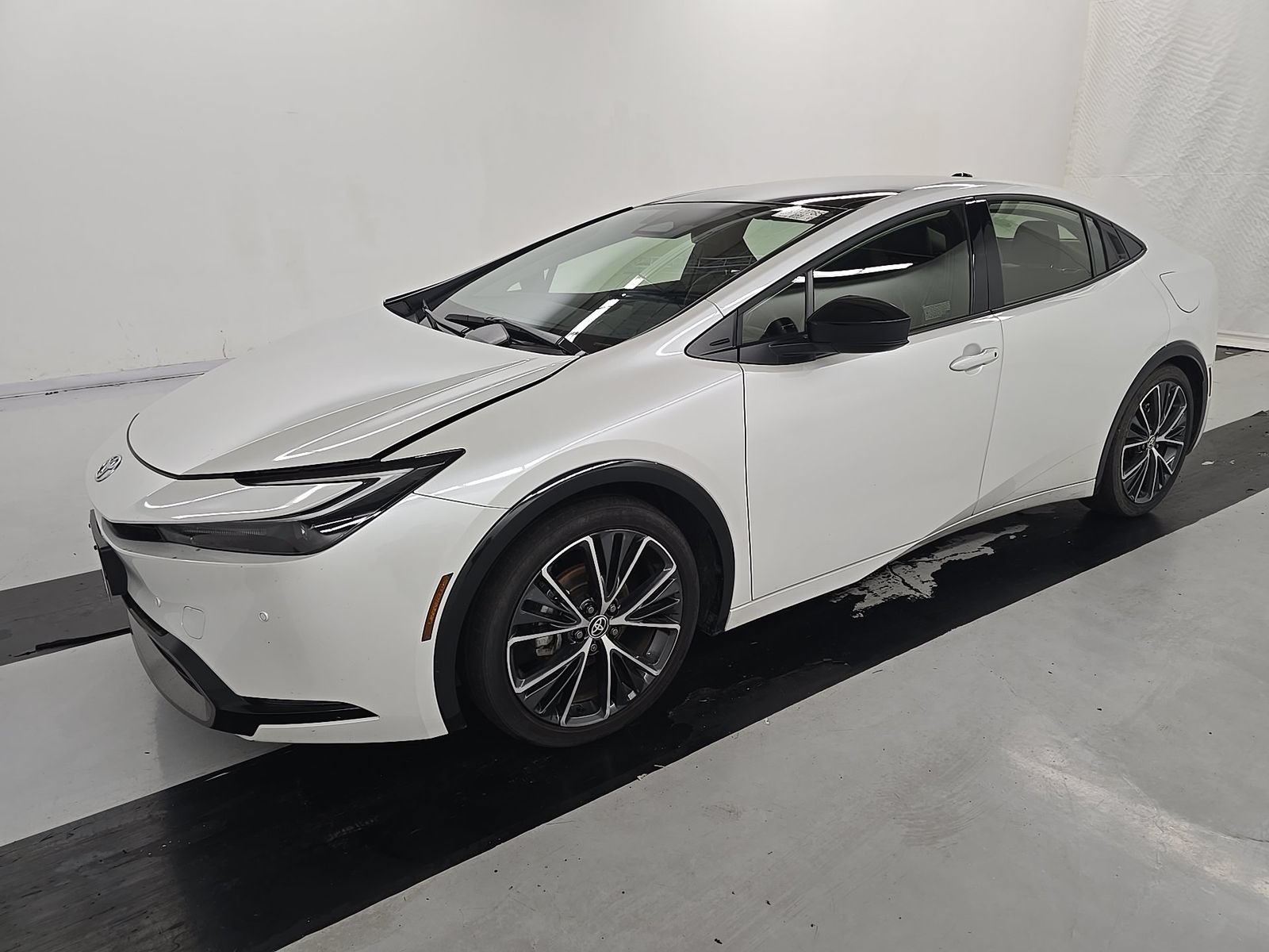 Certified 2025 Toyota Prius XLE FWD image 35