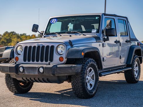 Used 2013 Jeep Wrangler Unlimited Sport w/ Connectivity Group image 3