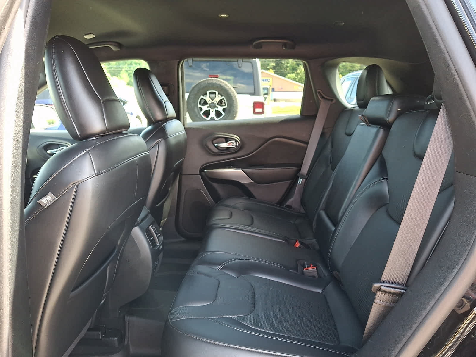 Used 2020 Jeep Cherokee High Altitude AWD/4WD image 11
