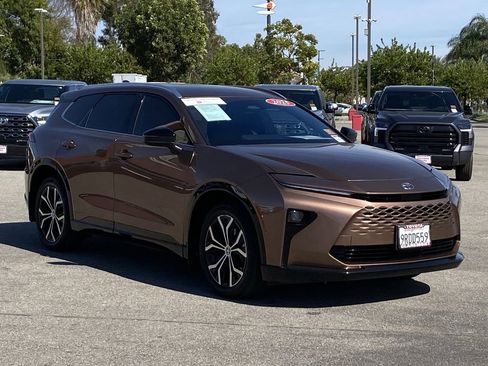 Certified 2025 Toyota Crown Signia XLE image 44