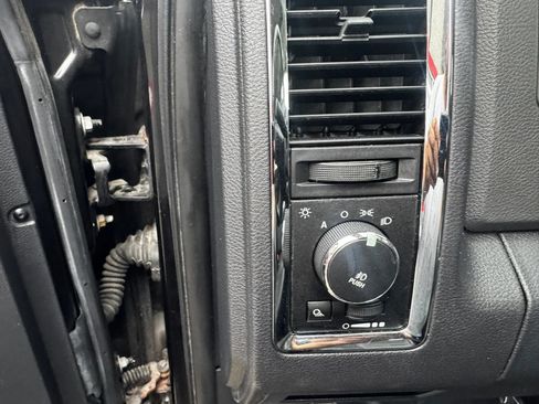 Used 2010 Dodge Ram 1500 Truck Laramie AWD/4WD image 21