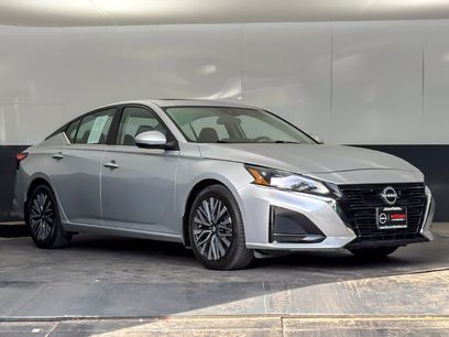 Used 2023 Nissan Altima 2.5 SV w/ SV Premium Package