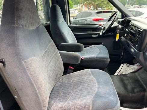 Used 2000 Ford F350 Lariat image 13