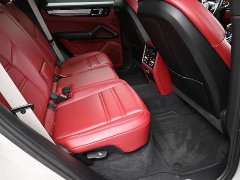 Certified 2023 Porsche Cayenne Platinum Edition AWD/4WD image 25