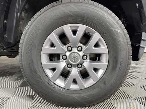 Used 2017 Toyota Tacoma SR5 image 13