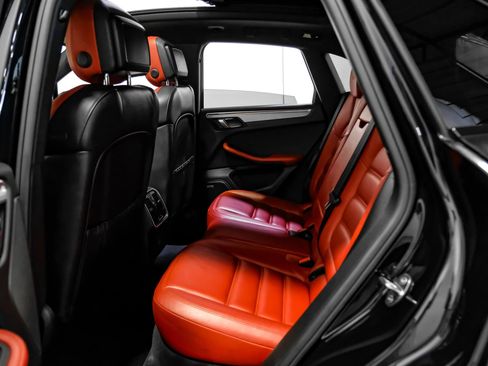 Used 2018 Porsche Macan GTS AWD/4WD image 37