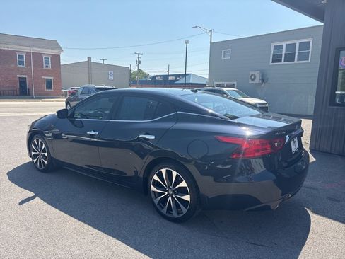 Used 2016 Nissan Maxima SR FWD image 2