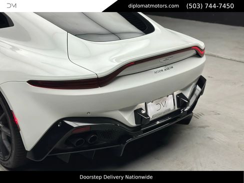 Used 2020 Aston Martin V8 Vantage Coupe image 15