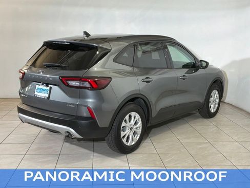 Used 2025 Ford Escape Active w/ Active Premium Tech Pack image 8