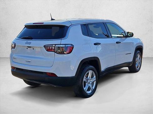 Used 2023 Jeep Compass Sport image 5
