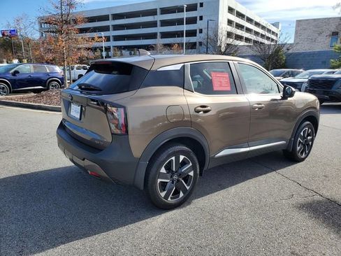 Certified 2025 Nissan Kicks SV image 4