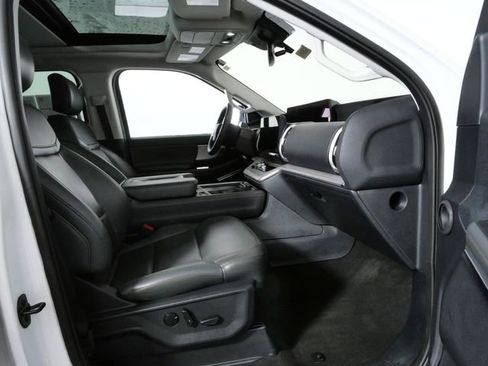 Certified 2025 Ford Expedition Active image 10