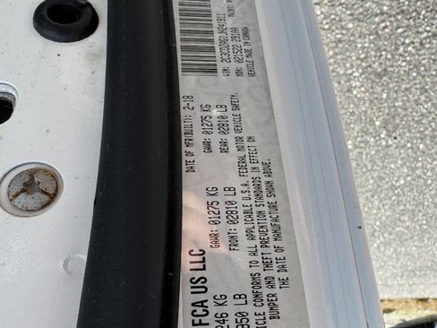 Used 2018 Dodge Challenger SXT image 41