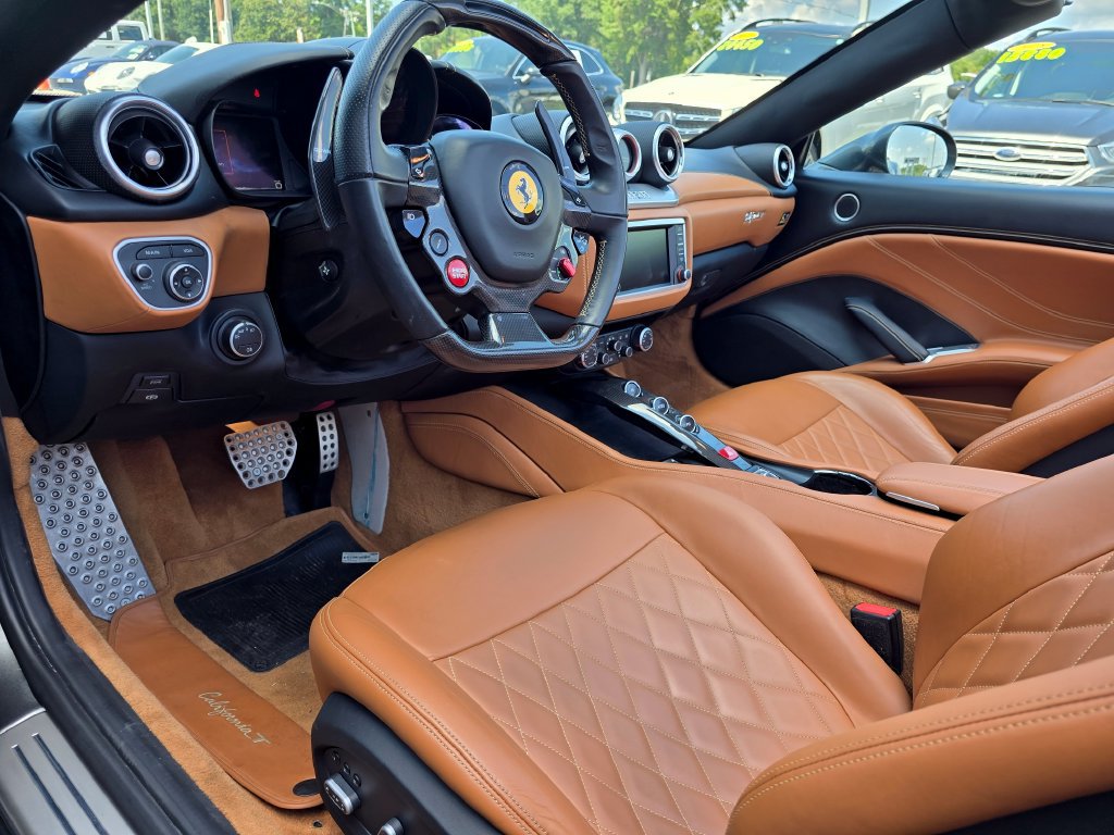 Used 2015 Ferrari California T RWD image 25