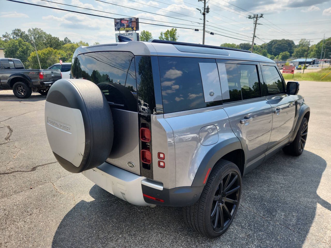 Used 2021 Land Rover Defender 110 SE AWD/4WD image 6