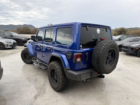 Used 2018 Jeep Wrangler Unlimited Sahara AWD/4WD image 2