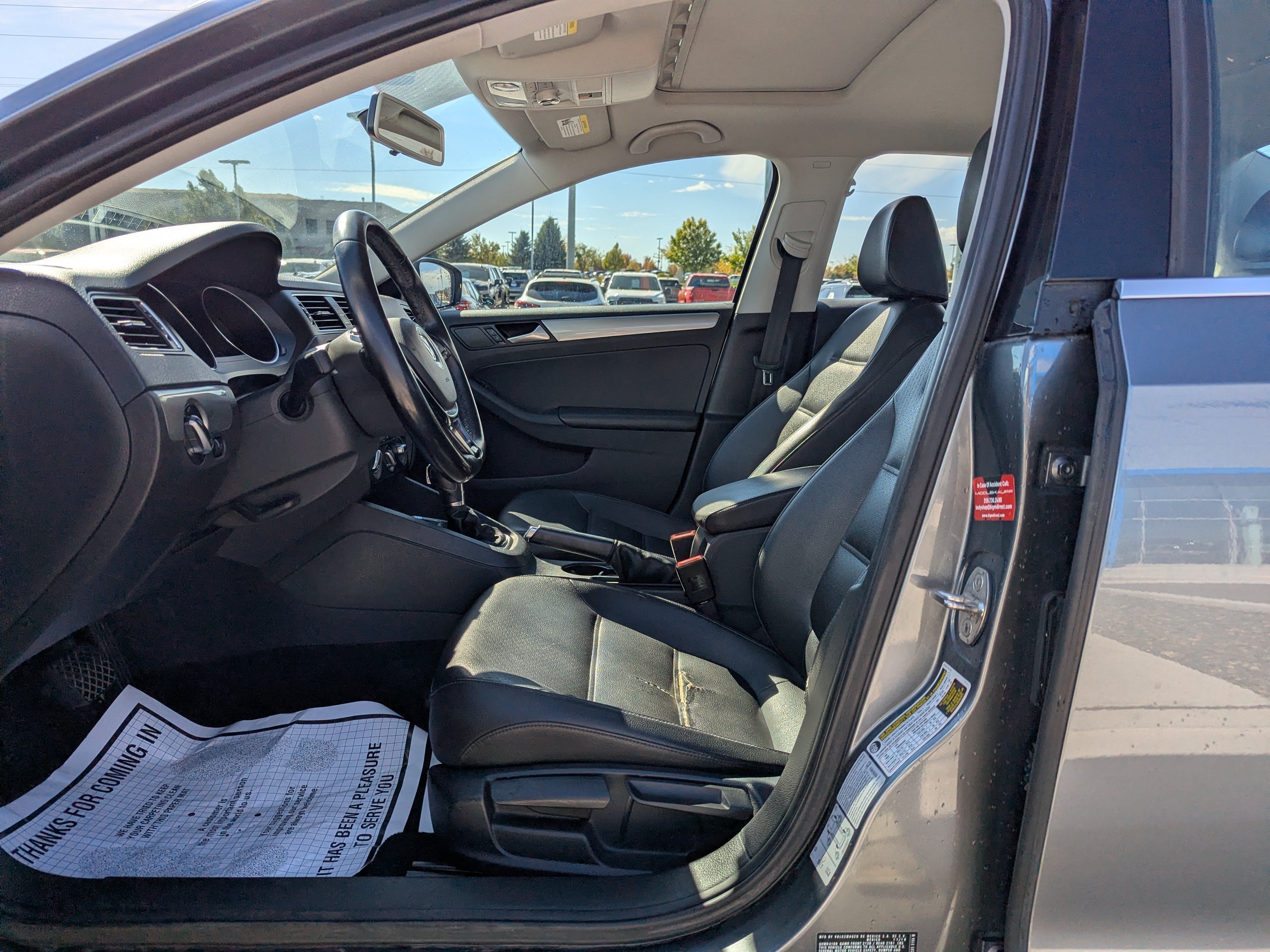 Used 2017 Volkswagen Jetta SE FWD image 12