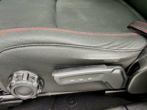 Used 2020 Jeep Gladiator Rubicon image 11